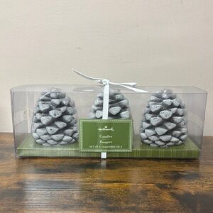 Hallmark Snowy Pinecone Candle Set
